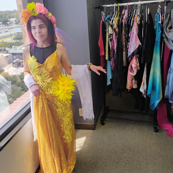 Golden Dragon Costume - Picture 5 of 7